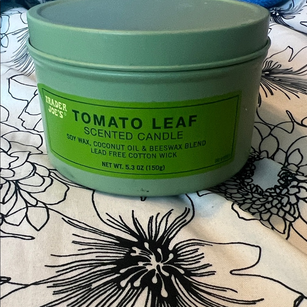 Tomato Leaf Scented Candle - Green